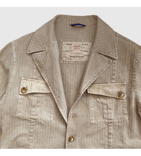 veste-militaire-beige-pour-homme-detail-col-tissu