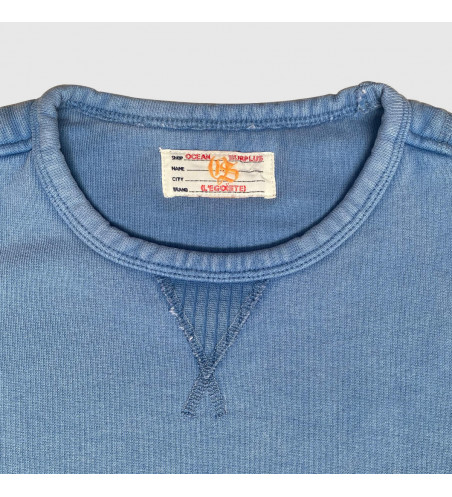 detail-col-sweat-bleu-en-coton