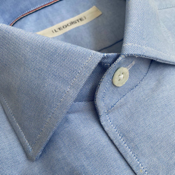 chemise-en-coton-oxford-bleu-pour-homme-detail-col