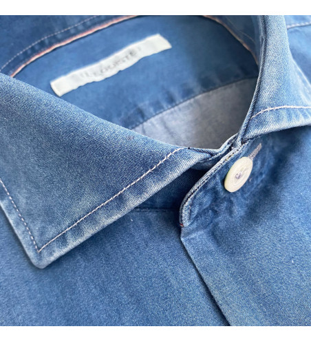 chemise-indigo-en-jean-denim-detail-col